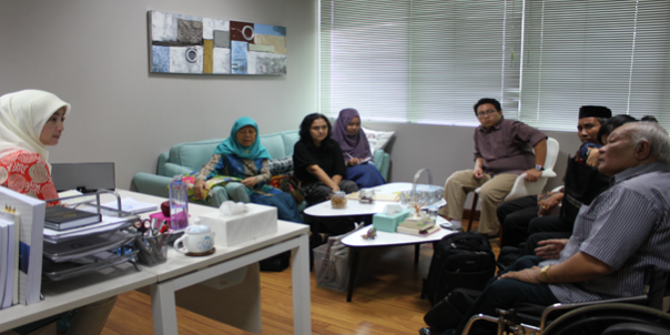 Fajri Nursyamsi, Peneliti PSHK, Bersama Pokja RUU Penyandang Disabilitas Melakukan Audiensi dengan Desy Ratnasari, Anggota Komisi VIII DPR RI dari Fraksi PAN, Terkait RUU Penyandang Disabilit