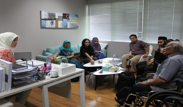 Fajri Nursyamsi, Peneliti PSHK, Bersama Pokja RUU Penyandang Disabilitas Melakukan Audiensi dengan Desy Ratnasari, Anggota Komisi VIII DPR RI dari Fraksi PAN, Terkait RUU Penyandang Disabilit