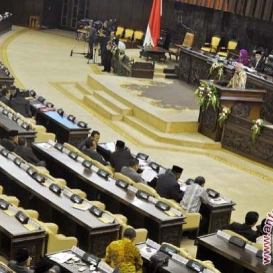 Sidang-Paripurna-MPR-RI_Yudhi-Mahatma